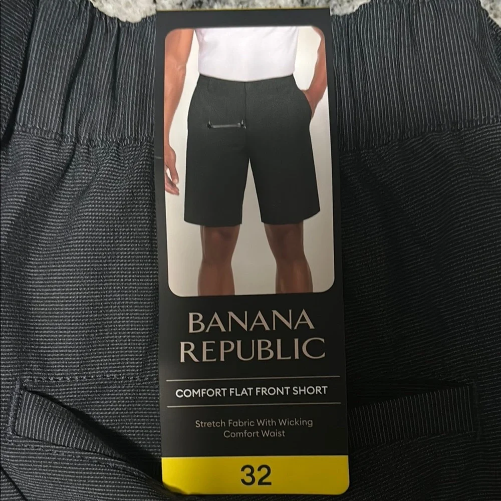 Banana Republic Men's Black Comfort Flat Front Shorts size 32 NWT BLACK